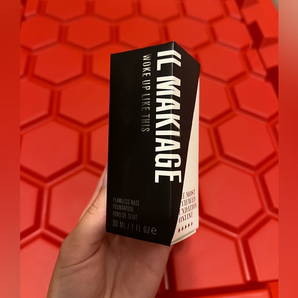 IL MAKIAGE | WOKE UP LIKE THIS FLAWLESS BASE FOUNDATION NATURAL MATTE - Shade 20 - Picture 5 of 7